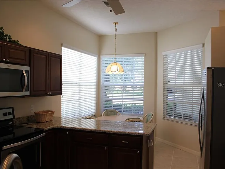 549 Fallbrook Dr — Photo 11