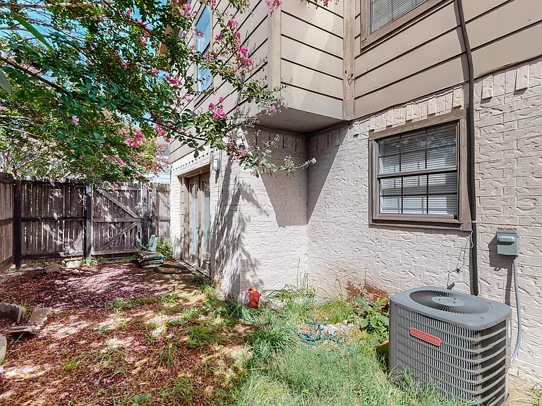 5322 Columbia Ave — Photo 20