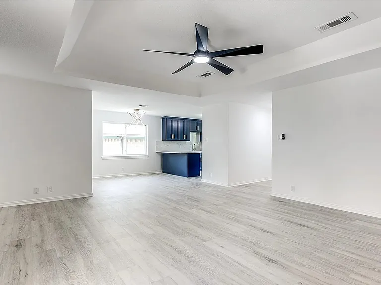 1580 College Pkwy — Photo 8