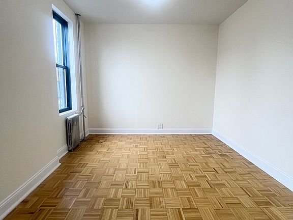 3rd image of 79 Macdougal St APT 32