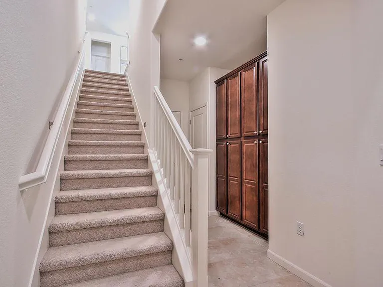 2703 Ferrara Cir — Photo 19