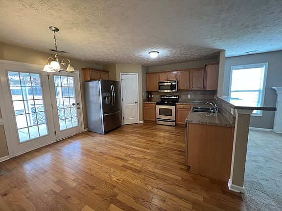 4th image of 307 Mecklenburg Dr