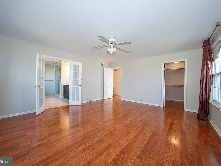 1099 Armstrong Ct — Photo 21