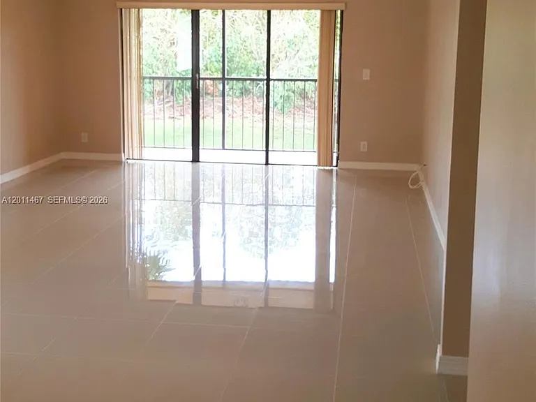 213 Lakeview Dr #201 — Photo 7