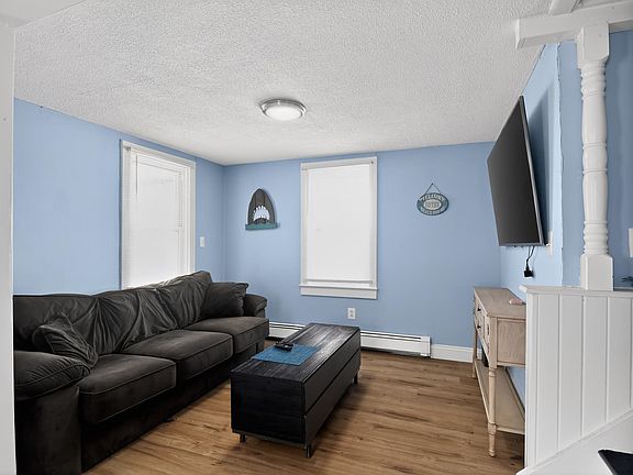 5th image of 129 E 13th Ave