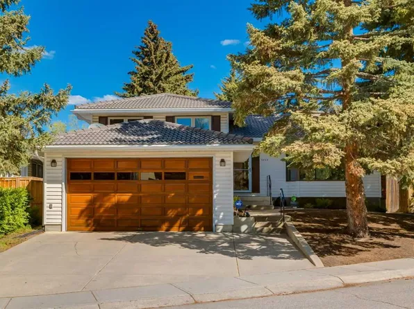 4808 S Valiant Dr NW, Calgary, AB T3A 1X2