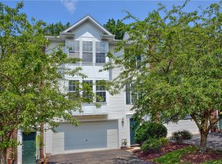 651 Village Green Blvd E, Mars, PA 16046