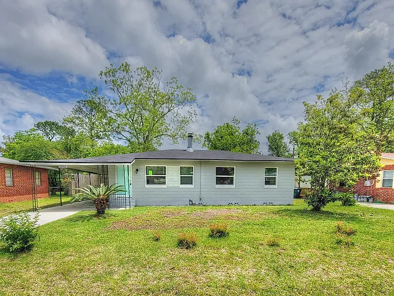 3919 Skycrest Dr — Photo 3