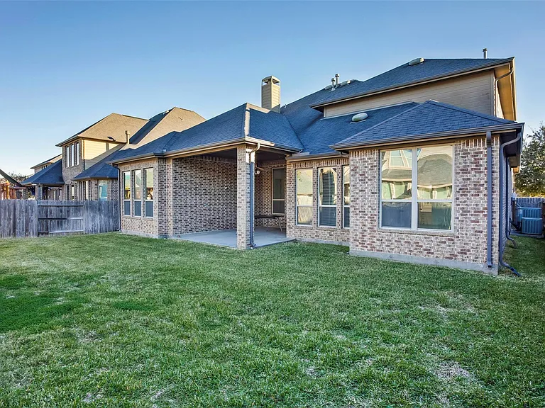 29110 Davenport Dr — Photo 44