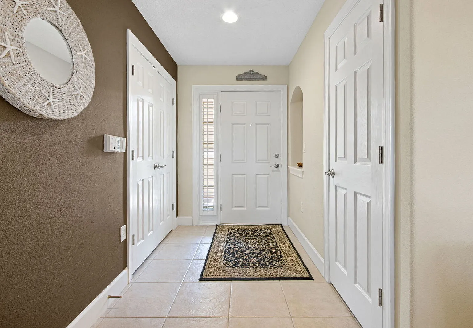 3 bed, 3.0 bath, 2036 sqft, $4,000 — Photo 3