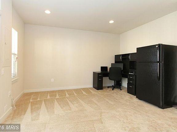 4th image of 215 Shamrock Dr