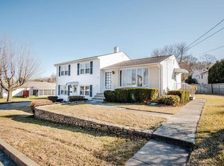 63 Harcourt St, Cranston, RI 02920