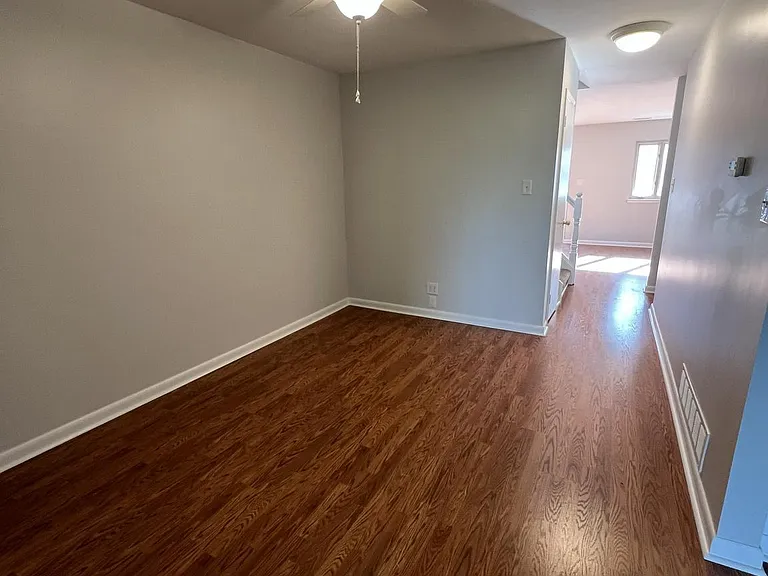 10 James Ct — Photo 4