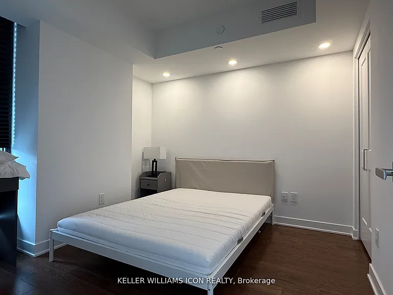 340 Queen St #2210 — Photo 10