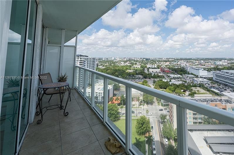 1st image of 1900 N Bayshore Dr APT 2116