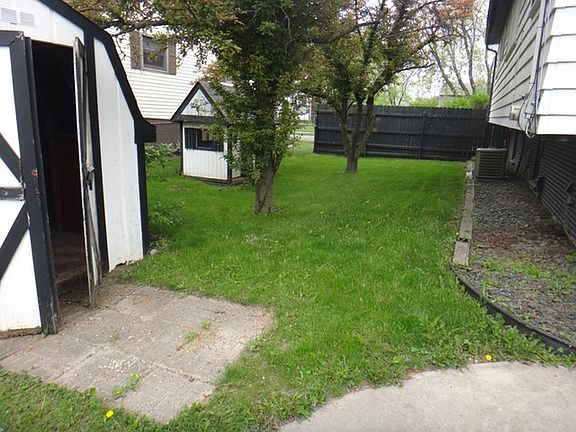 2nd image of 8937 Fairway Dr