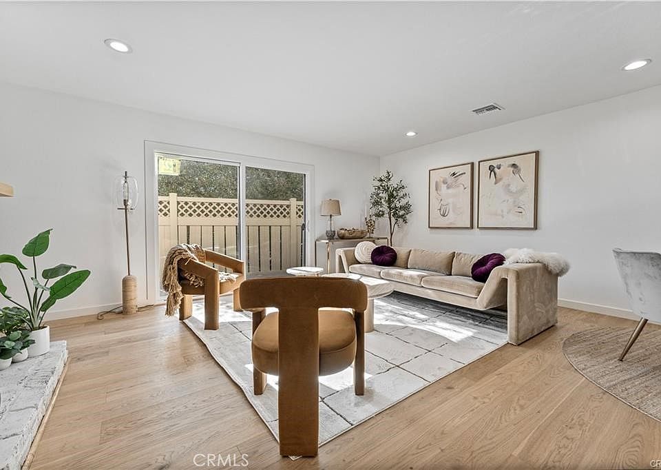 1st image of 4365 McLaughlin Ave APT 25