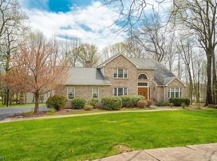 1 Summit Ln, Succasunna, NJ 07876
