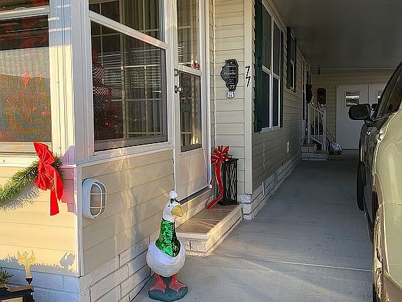 4th image of 1701 W Commerce Ave #77