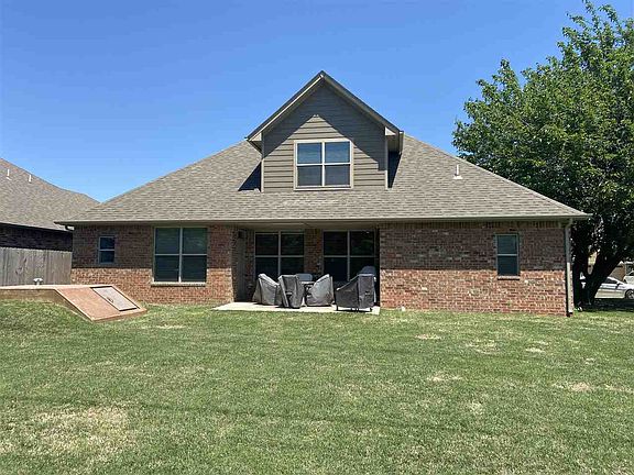 2nd image of 715 Ninnekah St