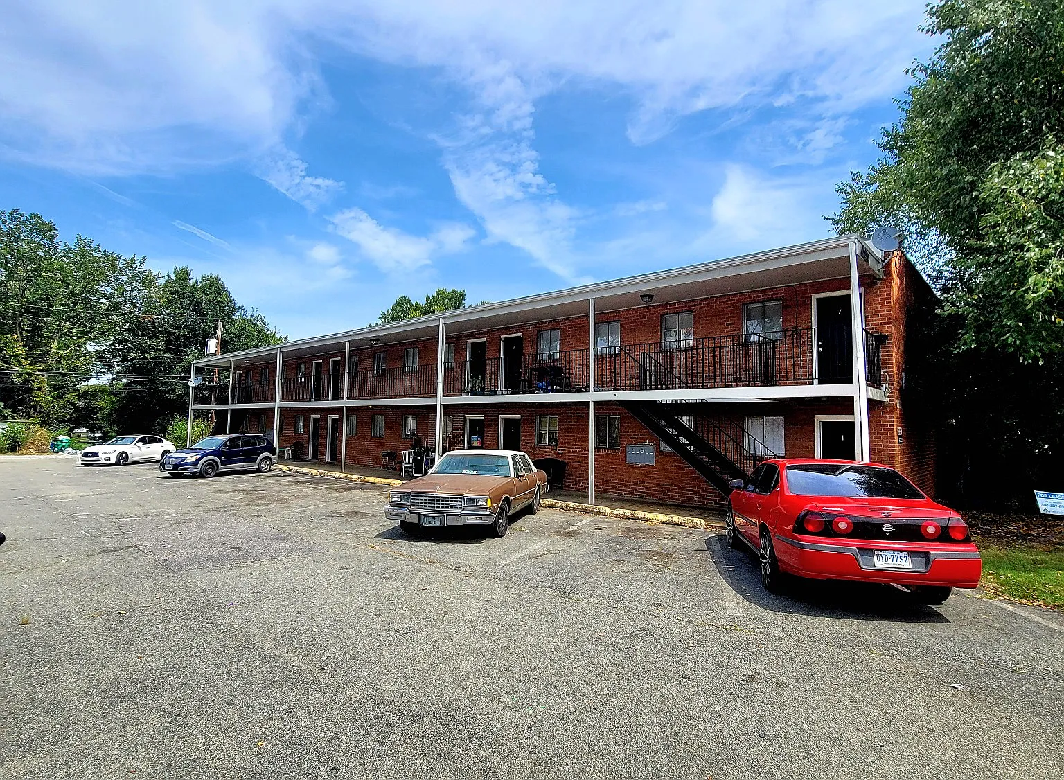 2 bed, 800 sqft, $995 — Photo 2
