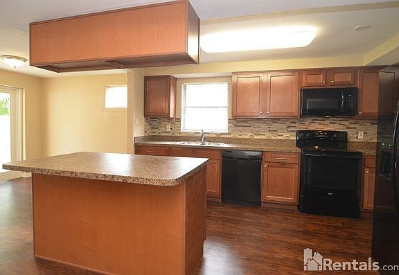 5th image of 8805 55th St