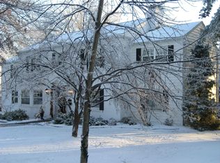 20 Sussex Dr, Saint Louis, MO