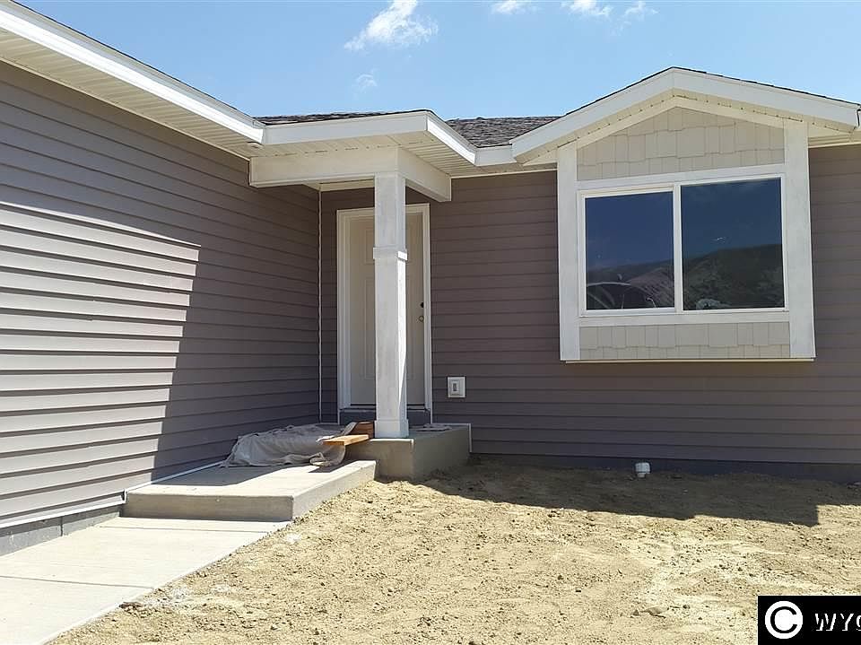 1st image of 3845 Sandhill St