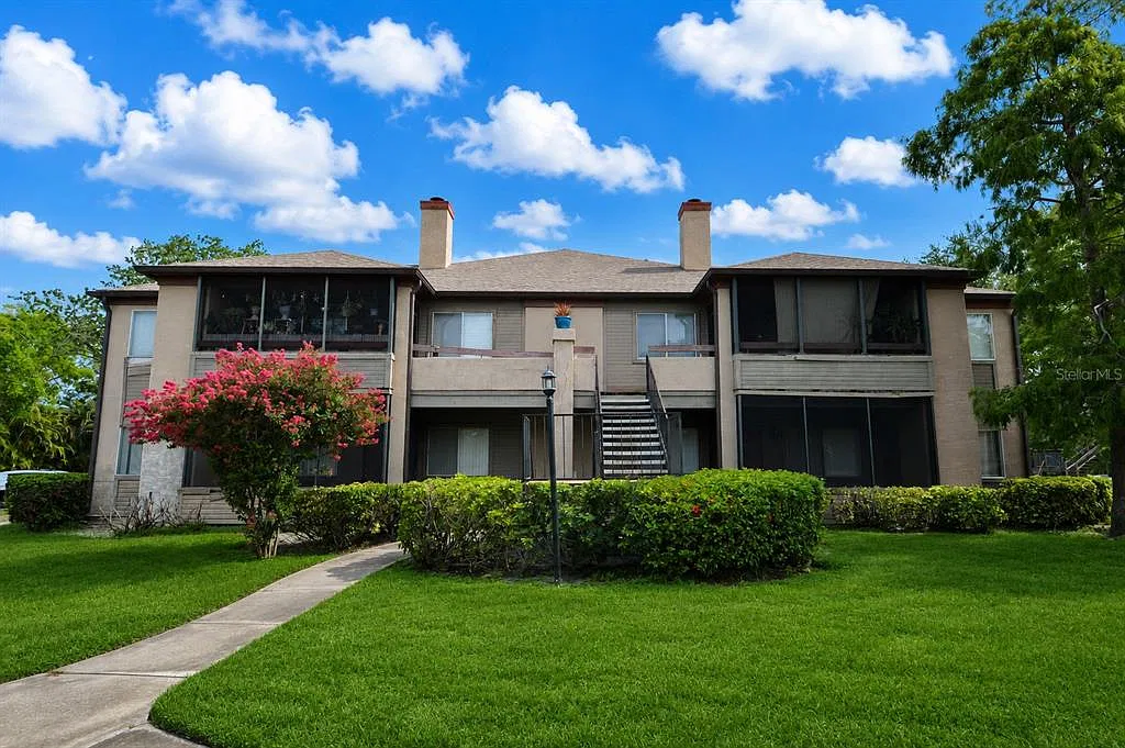 2 bed, 2.0 bath, 1028 sqft, $2,300 — Photo 3