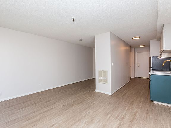 3rd image of 257 Vernon St APT 303