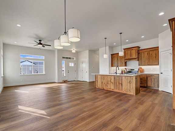 5th image of 3115 Gemini Ave