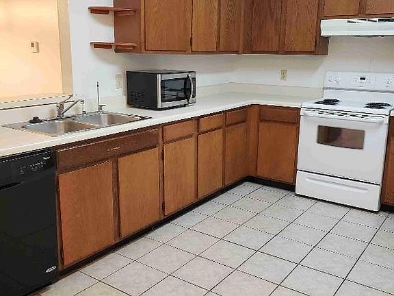 3rd image of 9180 Montevello Dr