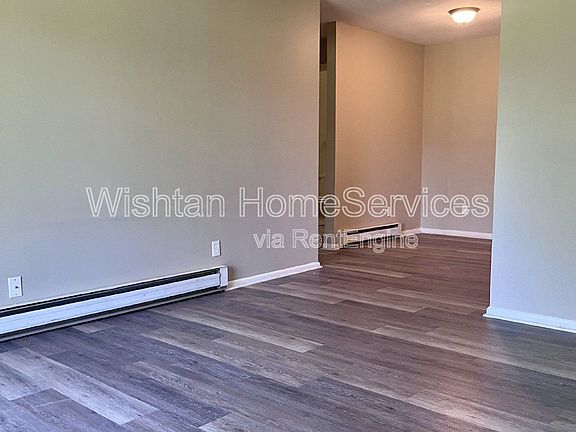 4th image of 220 Charleston Blvd #3