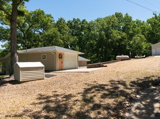30850 Settlers Ln, Edwards, MO 65326