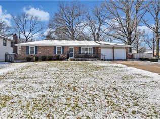 6504 Larsen Ln, Shawnee, KS 66203