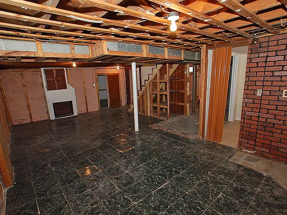 5th image of 106 Cromwell Ave