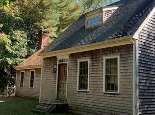 8 Crescent St, Plympton, MA 02367