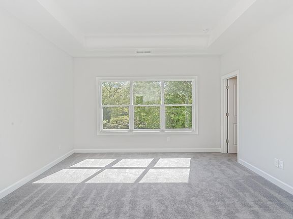 5th image of 2778 Woodland Ter SE