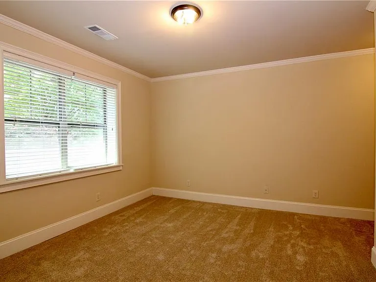 1660 Jardin Ct — Photo 24