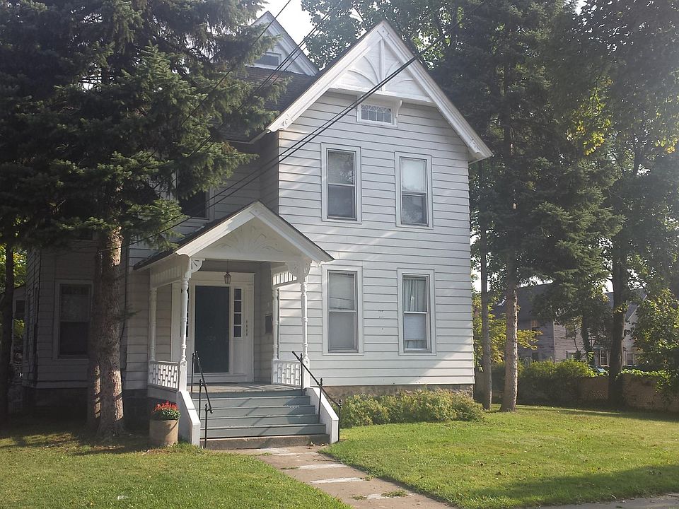 2nd image of 828 W South St APT 2