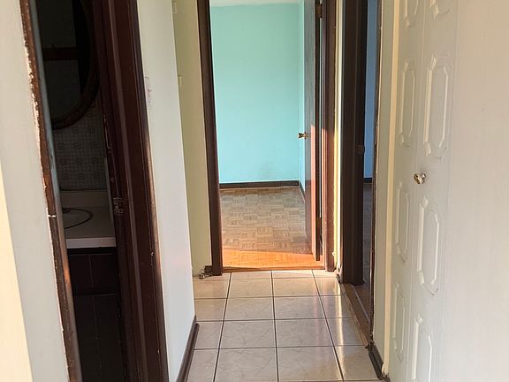 5th image of 4550 W 57th St APT 3E1