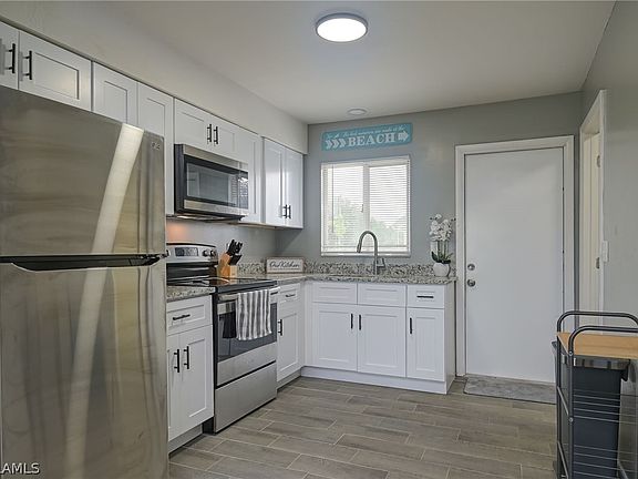 4th image of 301-303 Gordon Ave S