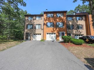 28 Winrow Dr, Merrimack, NH 03054