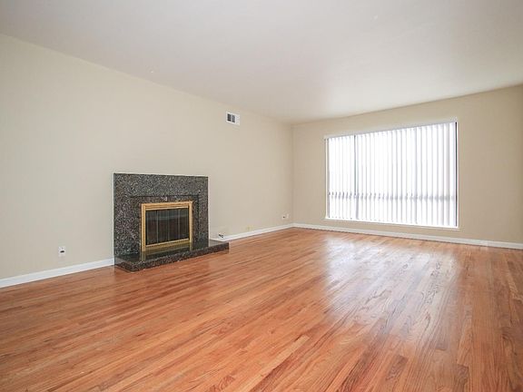 4th image of 272 Lincoln Ave