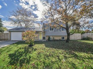 821 Hollywood Dr, Elyria, OH