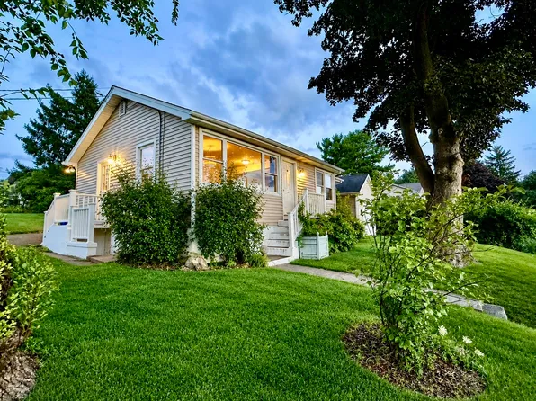 10 Curtis Ave, New Fairfield, CT 06812