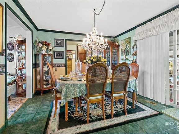 5th image of 1247 Madison St #7855