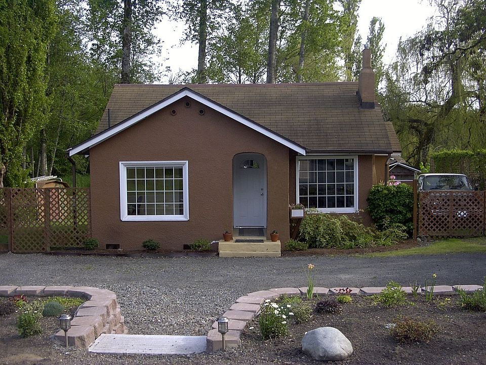 1st image of 2605 26th Ave NE