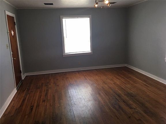 3rd image of 219 E Harvard St