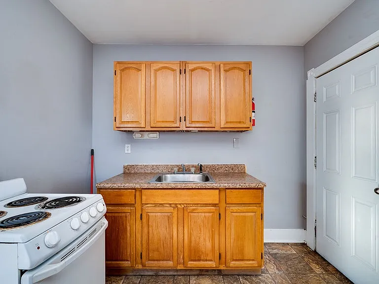 417 W Oley St #5 — Photo 12